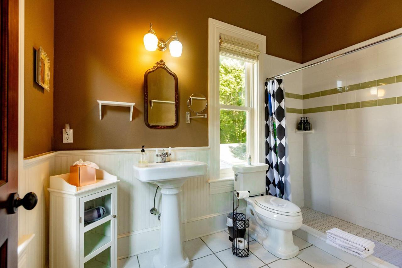 Southern Charm In The Camellia Rose Inn Gainesville Luaran gambar